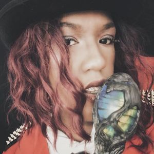 Meet your Posher, Alexis